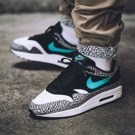 nike x atmos